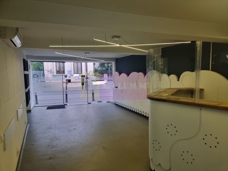 Spatiul Comercial pretabil pentru Cabinet Medical Birouri Showroom